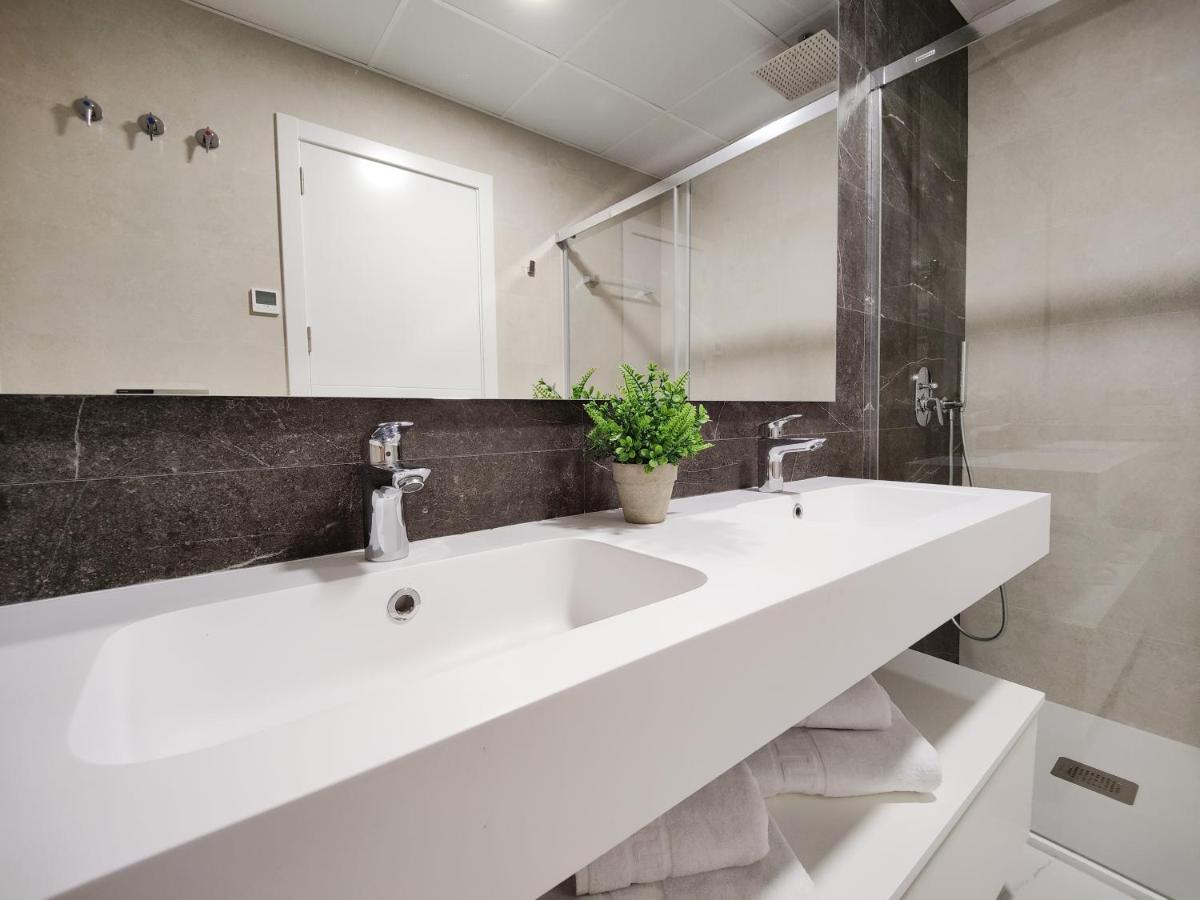 Sunset Cliffs Sea & Sky Apartments 베니돔 외부 사진